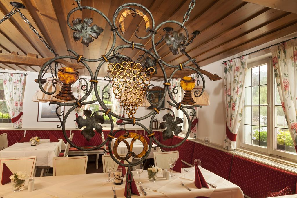 Hotel Traube Оффенбург Экстерьер фото